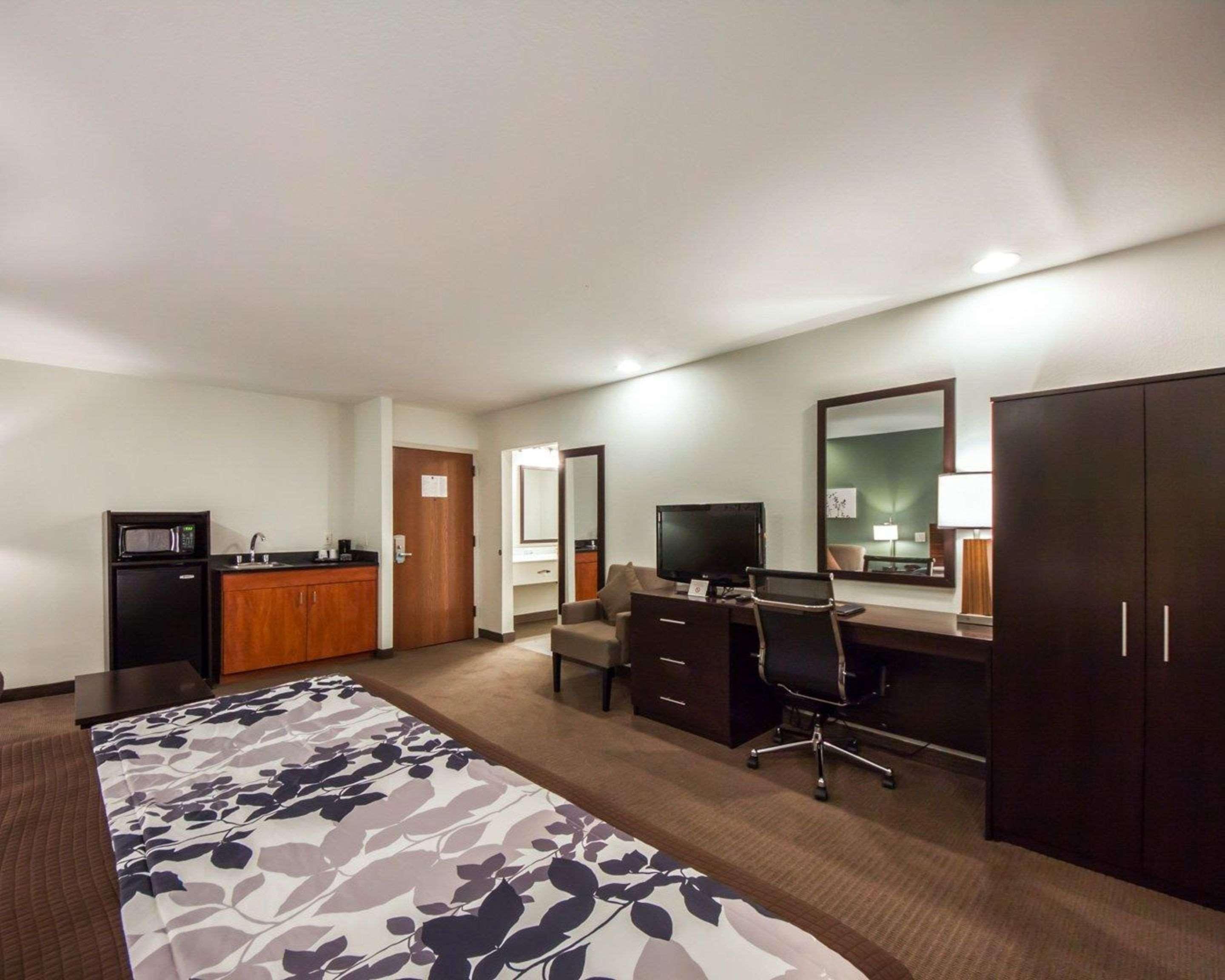 Hotel Sleep & Near Edmond